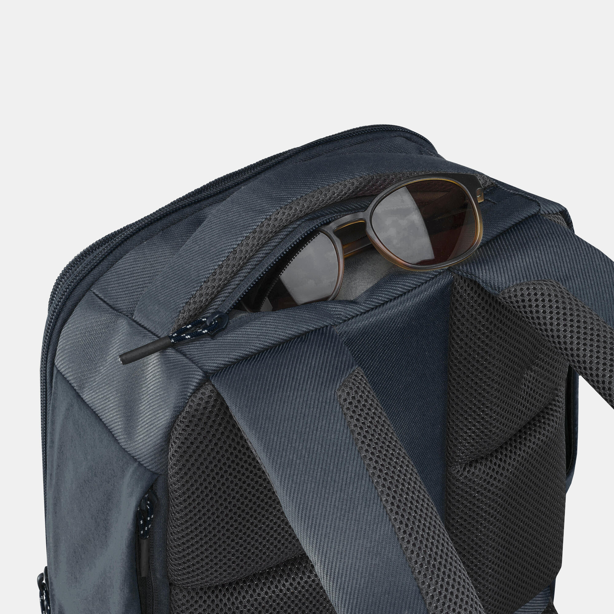 Quechua NH500 Escape 16 L Hiking Backpack - Image 19