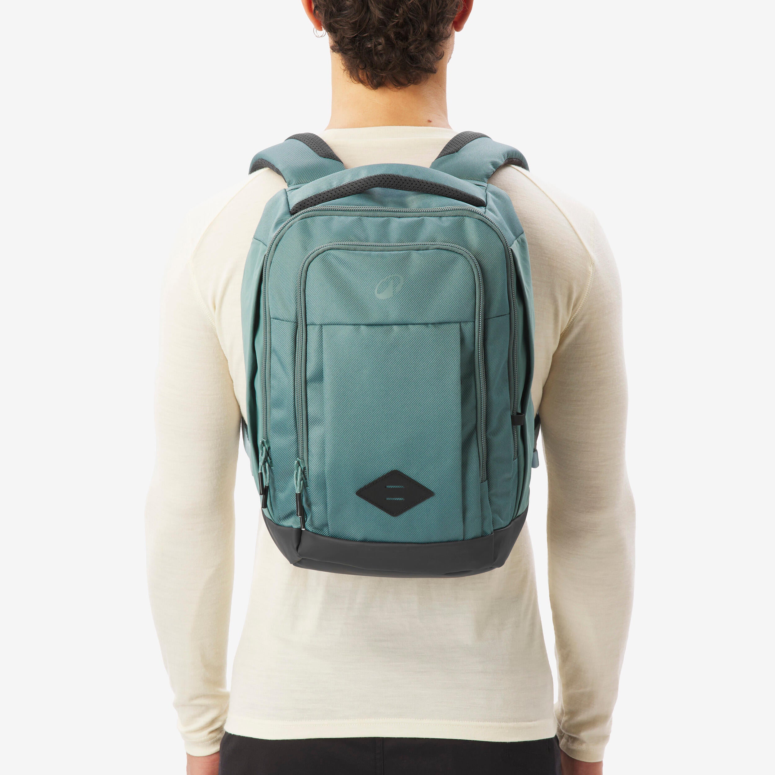 Quechua NH500 Escape 16 L Hiking Backpack - Image 28