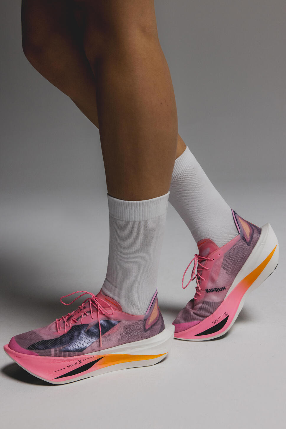Kiprun Kipstorm Lab Unisex Carbon Plate Running Shoes - Image 16