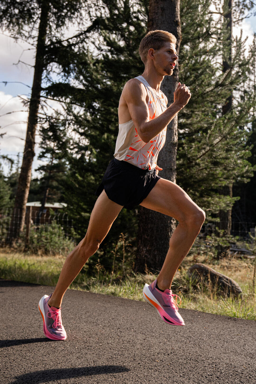 Kiprun Kipstorm Lab Unisex Carbon Plate Running Shoes - Image 13